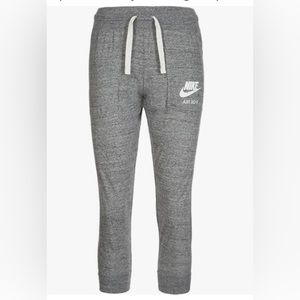 Nike Vintage Capri Pants